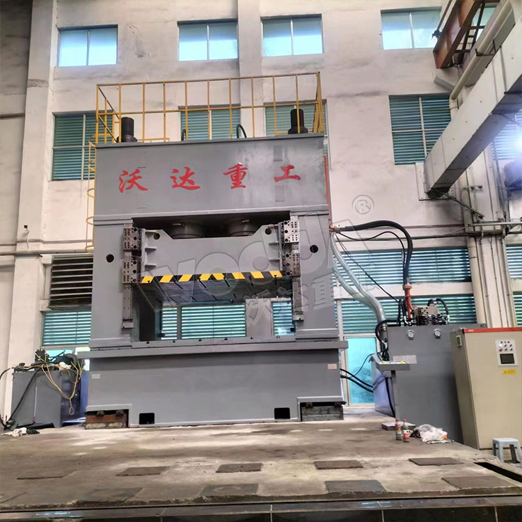 2000噸框架式油壓機客戶現場
