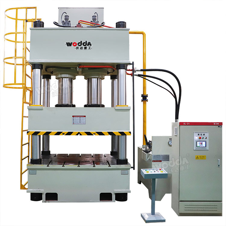 三梁四柱液壓機(jī) 三梁四柱液壓機(jī)