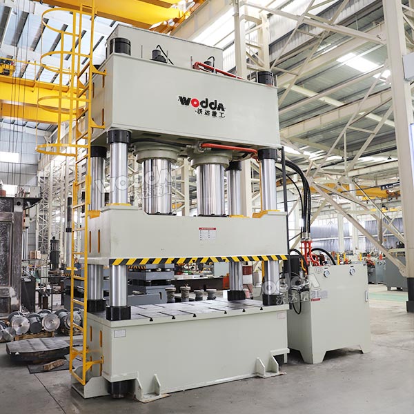 1000噸四柱液壓機 1000噸四柱液壓機