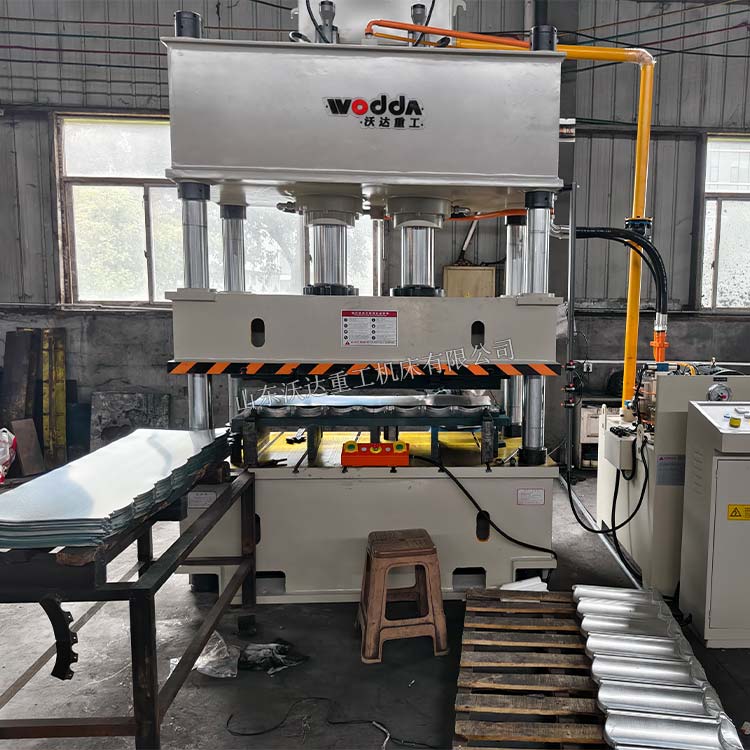 200噸不銹鋼瓦片成型液壓機