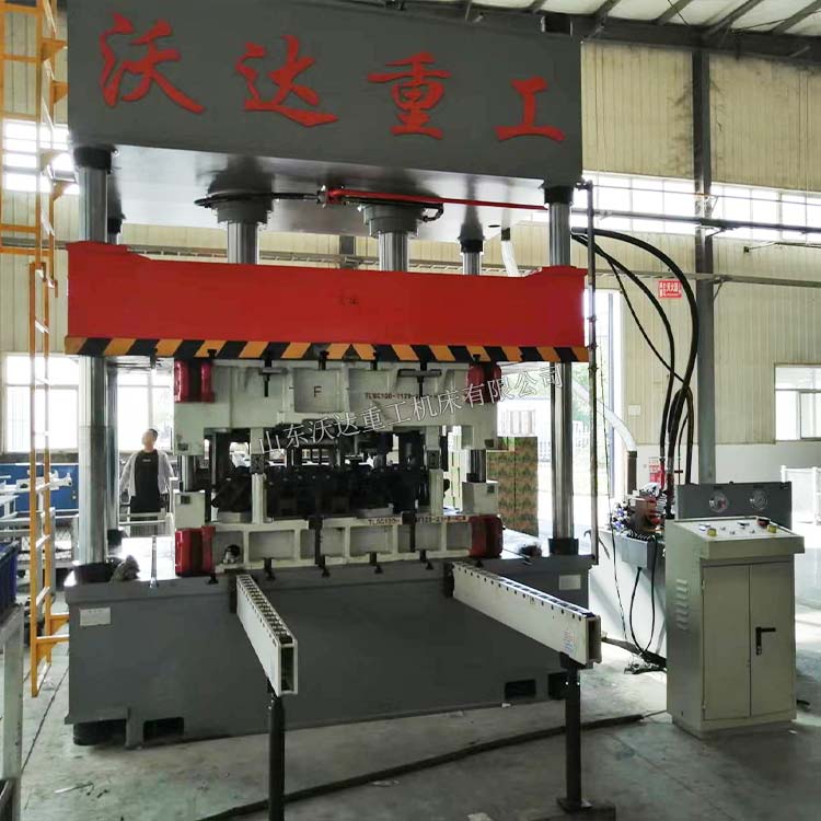200噸汽車門板成型液壓機 200噸汽車門板成型液壓機