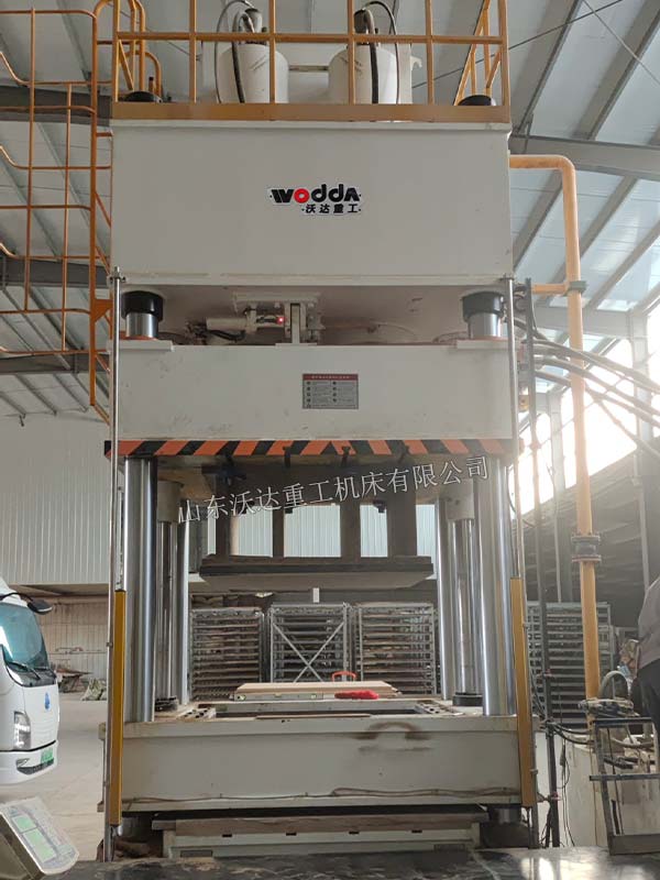 蛭石板成型液壓機(jī) 蛭石板成型液壓機(jī)